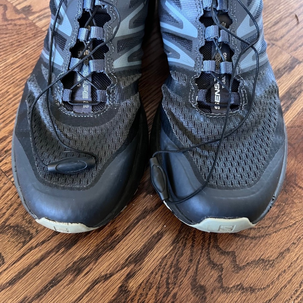 Salomon Men's Athletic Trail Shoe in Charcoal and Light Gray - Picture 5 of 16